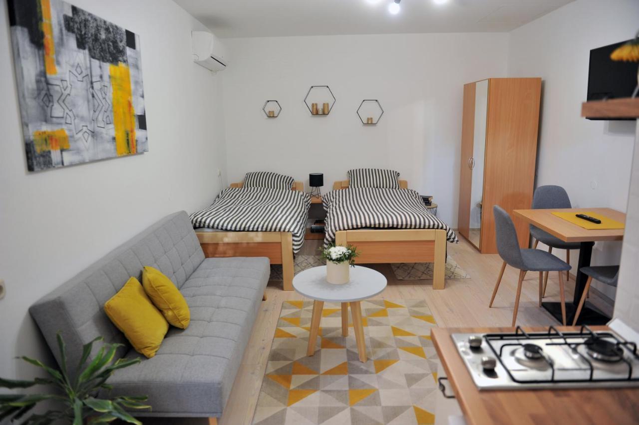 Ðakovo Studio Apartman Bandb מראה חיצוני תמונה