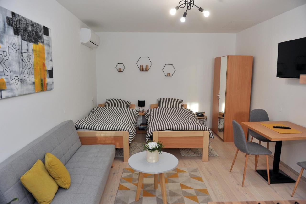 Ðakovo Studio Apartman Bandb מראה חיצוני תמונה